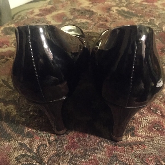 SOLD - Authentic Tory Burch Black Wedge (Pumps) - Picture 13 of 16